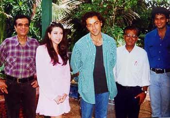 Karisma Kapoor, on the sets of Hum To Mohabbat Karega