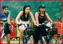 Ishita Arun and others in Raakkili Paattu