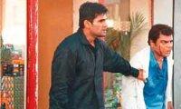 Sunil Shetty (left)