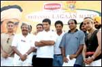 Sourav Ganguly and Aamir Khan at The Britannia Lagaan Match